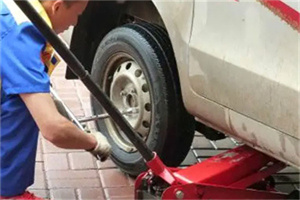 鹰手营子矿区附近拖车24小时服务热线电话